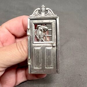 VTG JJ Jonette Brooch “The Door” Pewter Cat & Dog 1x2.5”